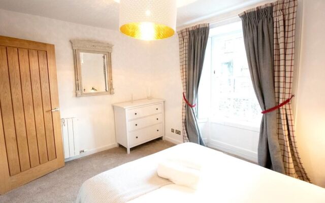 Photographer's Base - Georgian New Town Sleeps 7