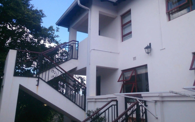 Magaliqua Guest House