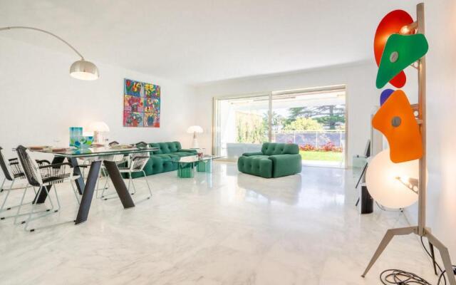 SERRENDY 100m APARTMENT TERRACE VIEW OF THE SEA SWIMMING POOL