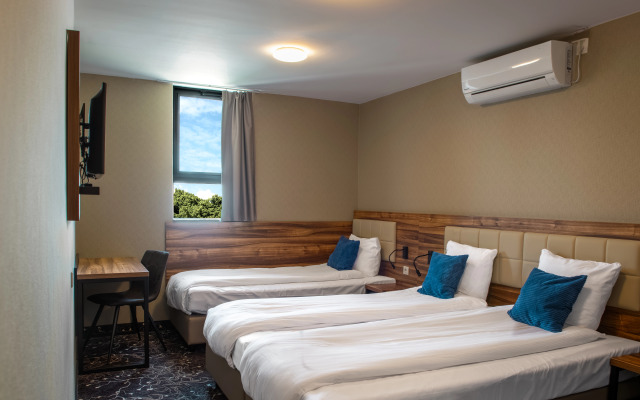 Amsterdam Lake Hotel