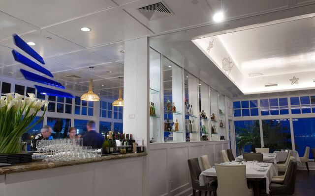 Palmeiras Beach Club at Grove Isle