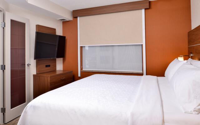 Holiday Inn Express & Suites Buffalo Downtown - Medical CTR, an IHG Hotel