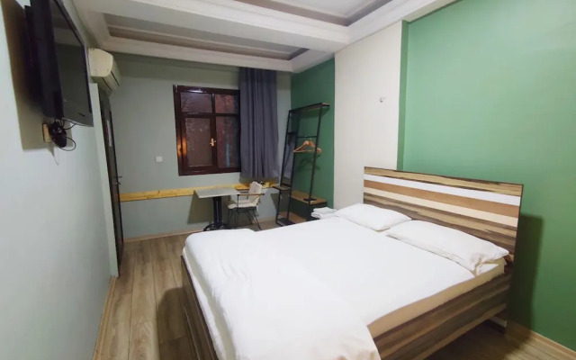 Yolohostel