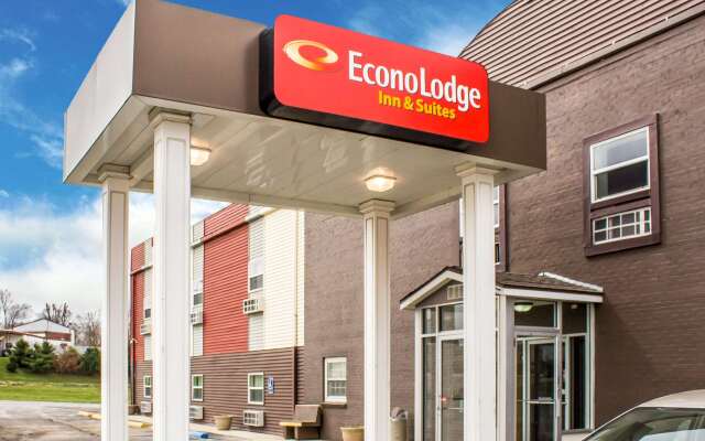 Econo Lodge Inn & Suites Walnut