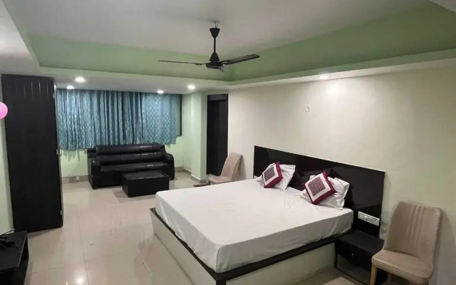 Raj Mahal Rooms & Banquet Hall