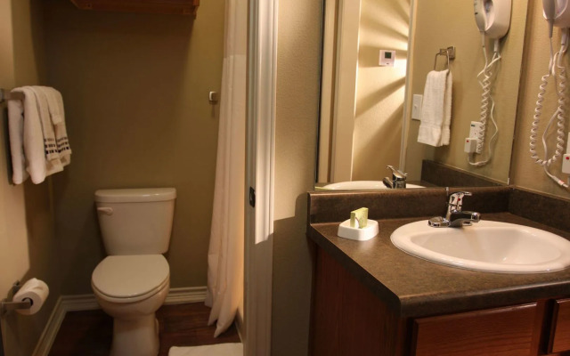 Eagle's Den Suites Cotulla a Travelodge by Wyndham