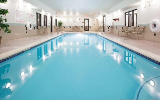 Country Inn & Suites by Radisson, Garden City, KS