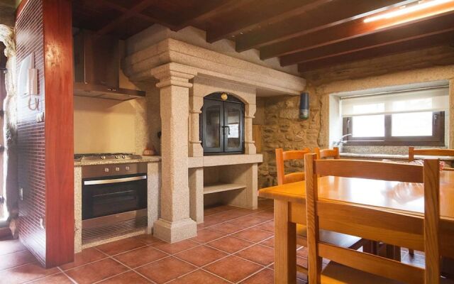 104490 -  House in Cee