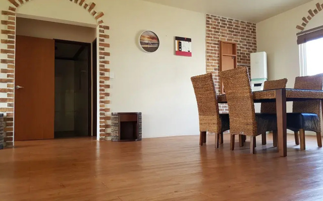 Karis Villa