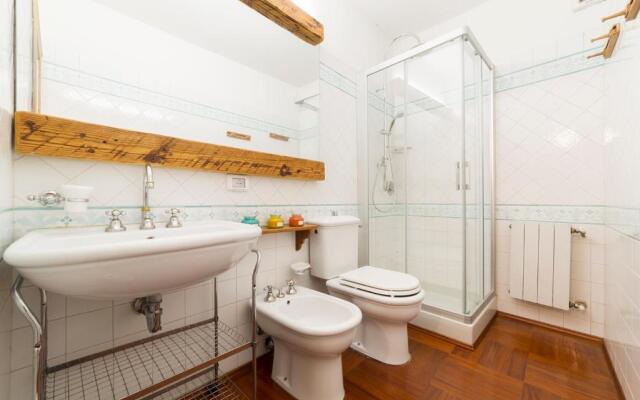 Santa Maria Novella 6 sleeps near the central station