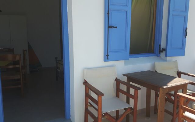 Depis Plaka Studios Naxos