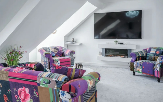 The Penthouse - Luxury 1 Bed - Panorama - Tenby