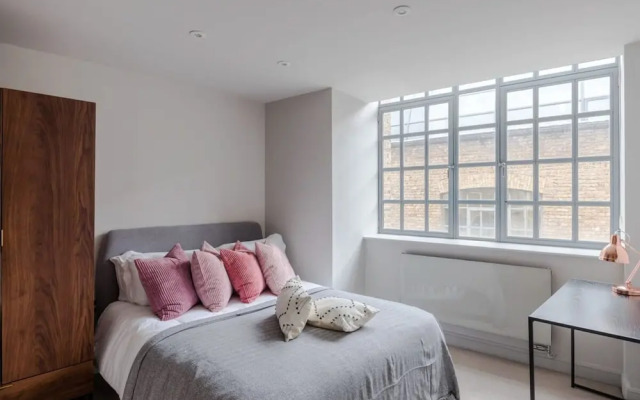 Dolls House - Farringdon - by Frankie Says
