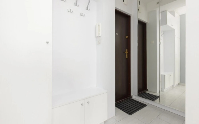 Studio Wojska Polskiego by Renters