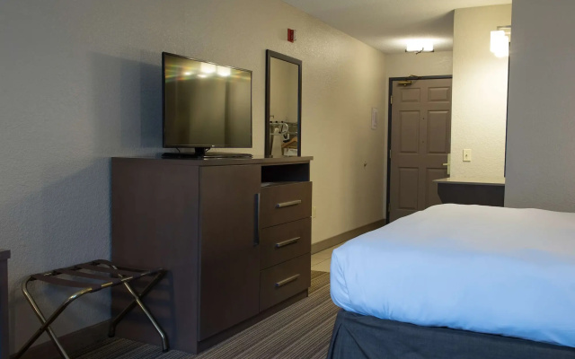 Country Inn & Suites by Radisson, Platteville, WI