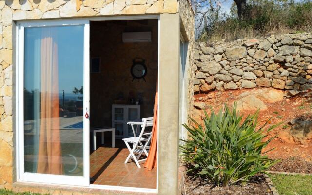 Studio in Estói, With Wonderful sea View, Pool Access, Enclosed Garden