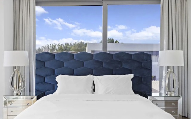 WelHome - Extraordinary Giant Water Villa on Nurai Island