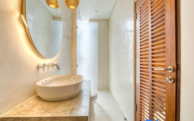 Sunset Serenity 2BR Villa W/Private Pool Near GWK - A Luxury Private Villa By Balinest Villas – Bathroom – Ungasan
