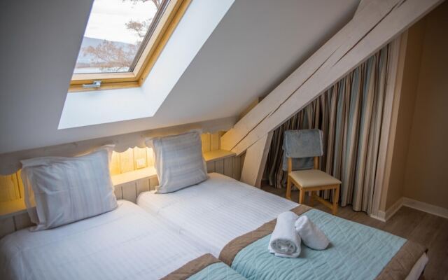 Baie DES Voiles - #203 Duplex Pieds Dans L'eau