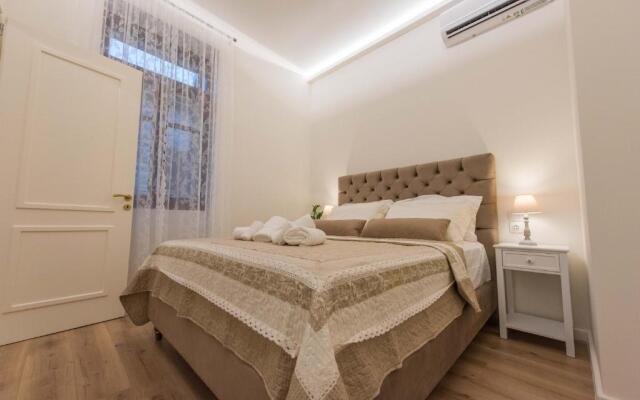 1571_ Suites A2