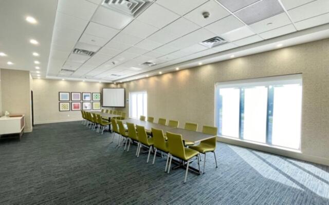 Comfort Inn & Suites Fall River
