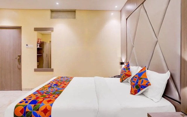 Fabhotel Abrol Suites