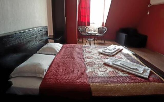 Vazi Hotel