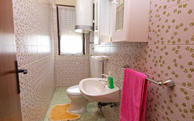 Apartment 711