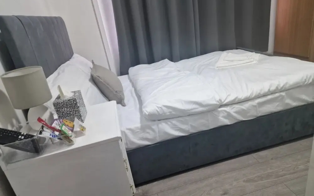 Lodge - Sleeps 10 & Free Parking