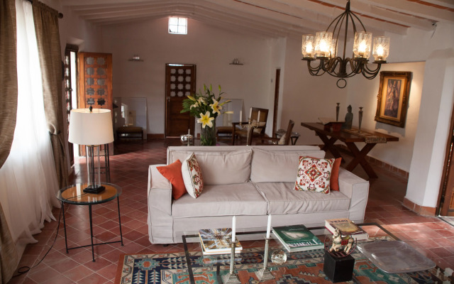 Casa Flor de Mayo