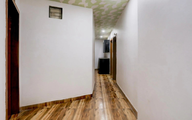 OYO Flagship 80461 R K Residency