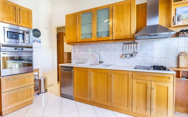 Ranias Luxurious Apartment