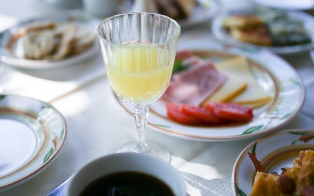 Country Club Hotel & Suites