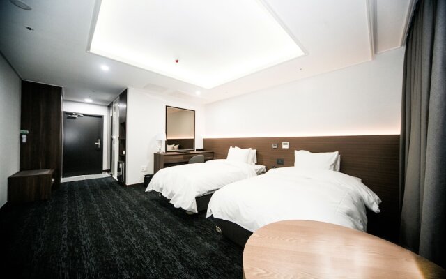 Grandhillstone Hotel