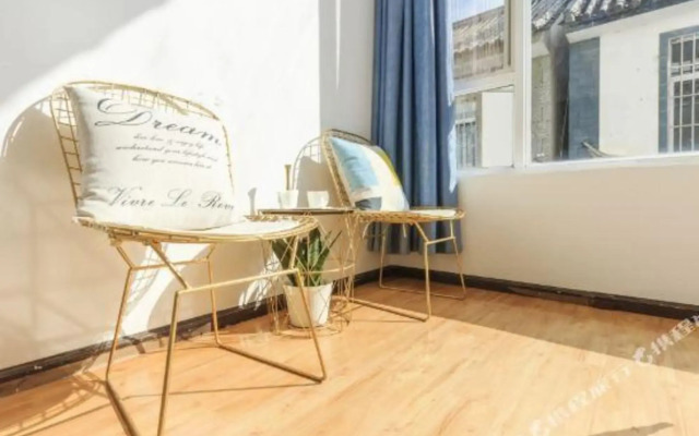 Dali Monster Inn (Gucheng Dongyu Street)