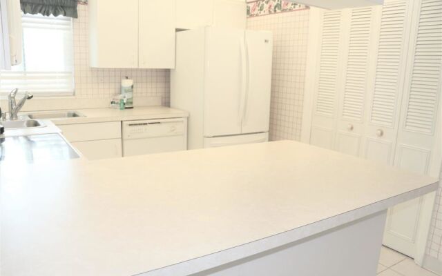 Jamaica Royale T22 - 2 Br Condo