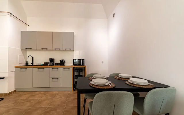 RentPlanet - plac Uniwersytecki