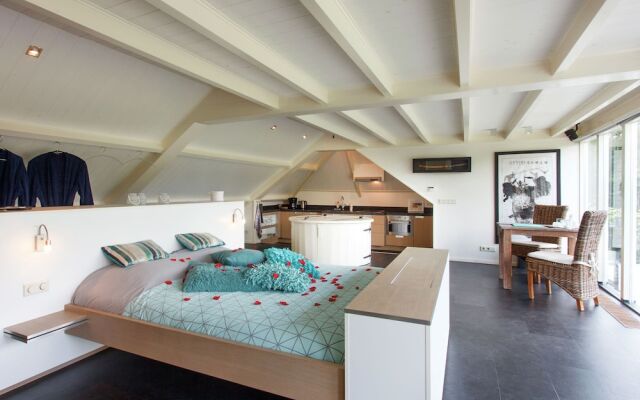 Lush Holiday Home in Oeffelt with 2 Saunas & Hot Tubs