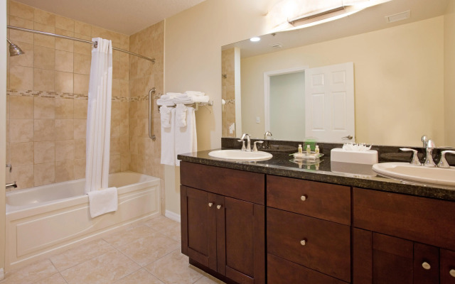 Holiday Inn Resort Grand Cayman by IHG