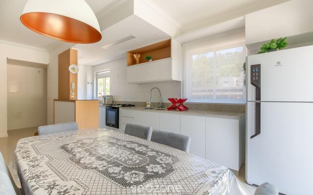 Lindo apto com churrrasqueira em Floripa IBE104