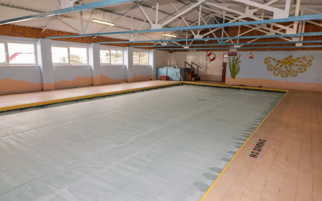 13 Gower Holiday Village