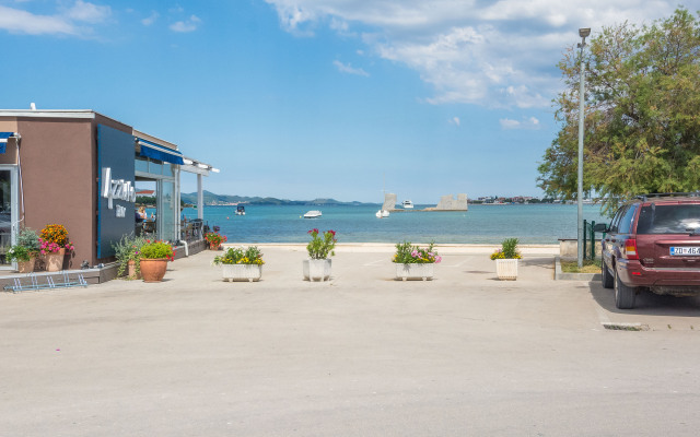 Beachfront Apartment Mira 1