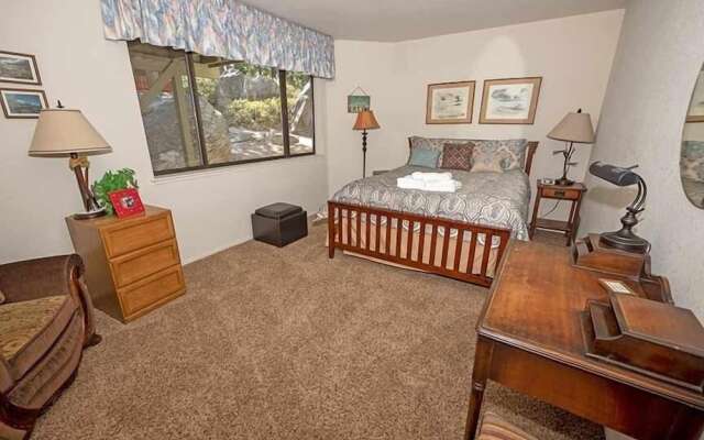 3407 Pine Hill 2 Bedroom Home by RedAwning