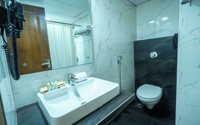 Hotel Mayura – Bathroom – Raipur