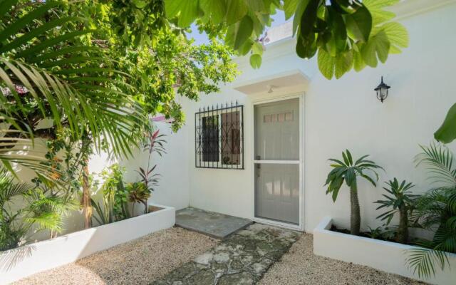 Perfect Cozy Vacation Home Just 2 Miles From the beach