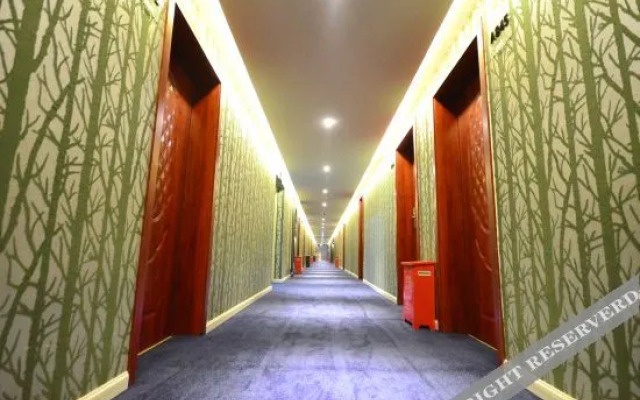 Haotianlai Chain Hotel (Wuhan Sports Center)