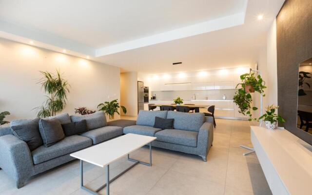 NGH12 - Lovely, spacious 2 bedroom apartment.