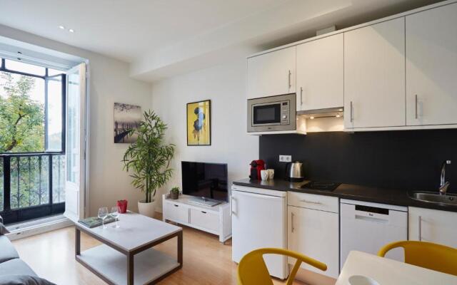 LEEWAYS APARTMENT III in ALCALÁ 99