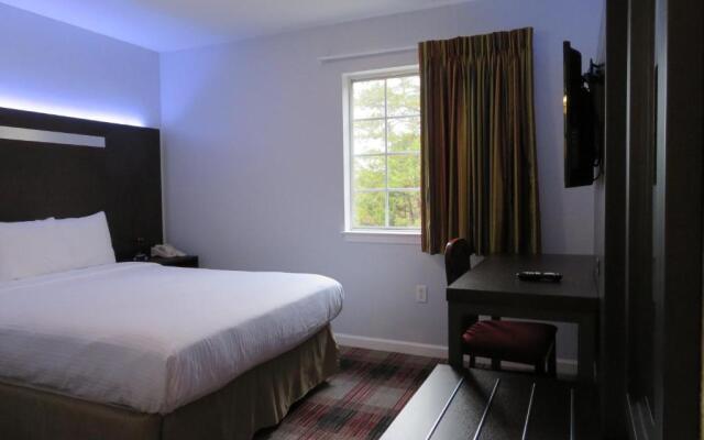 Luxbury Inn & Suites