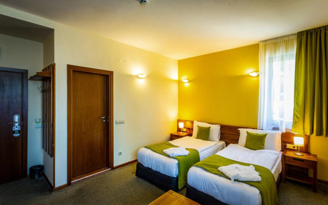 Yanakiev Club Hotel